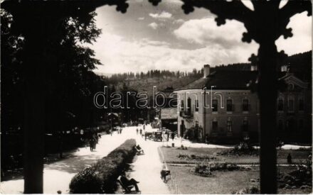 Borszék, Borsec; Mélik szálloda és étterem, autók / hotel and restaurant, automobiles, park. Georg Heiter photo