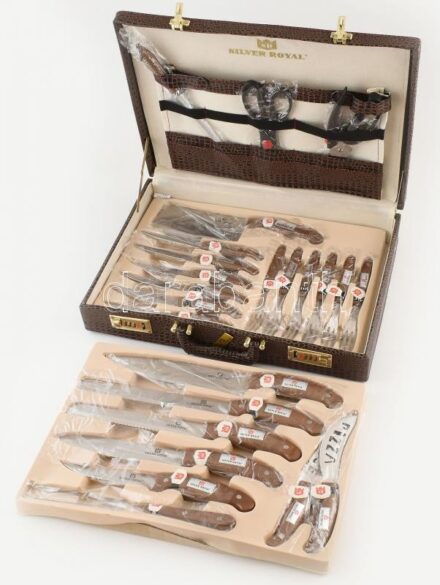 Silver Royal konyhai késkészlet aktatáskában. A készlet tartalma: 1 x sajt kés 1 x pizza kés 1 x hús villa 1 x kés élező 6 x villa 6 steak kés 1 x hús vágó olló 1 x olló 1 x bárd 1 x séf kés 1 x sonka kés 1 x kenyér vágó