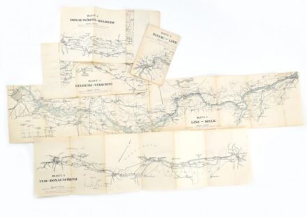 cca 1920-1930 A Duna szakaszai, 5 db német vízisport-térkép, 1-6 sz. (a 4. hiányzik), 1 : 75.000 - 1 : 100.000, Sportverlag Dieck & Co. Stuttgart, hajtva, kisebb szakadásokkal, 59x20 cm és 108x20 cm között