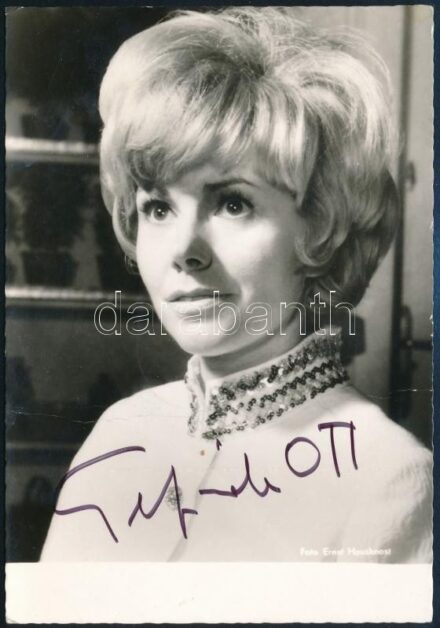 Elfride Ott osztrák színésznő által aláírt fotó