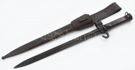 Mannlicher 35M bajonett célzótüskés, altuiszti. kompletten, jelzett, jó állapotban. / Mannlicher 35M bayonet with aiming spike in good condition.