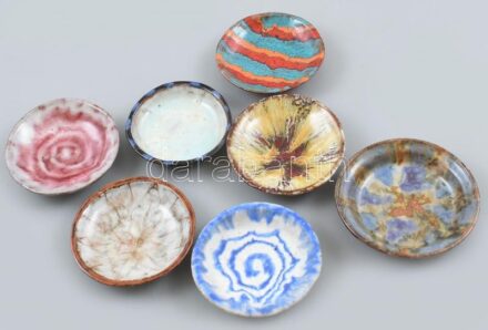 7db mini raku dzsemtartó, díszes mázakkal, hibátlan, jelzés nélkül, d:8cm