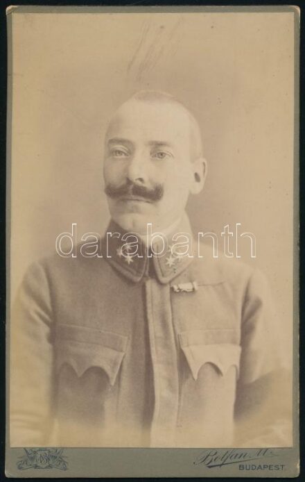 cca 1900 Hey Hugó élelmezési százados kabinet fotója 15x21 cm