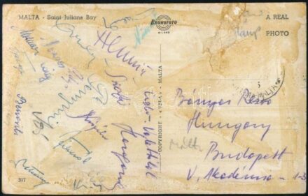 1955 december 31. Málta-Kinizsi (Ferencváros) 2:2 labdarúgó mérkőzésről hazaküldött képeslap a játékosok aláírásaival Gulyás - Henni II., Mátrai, Dalnoki - Szabó I. László, Ombódi - Kertész Tamás, Láng K., Orosz, Vilezsál,
