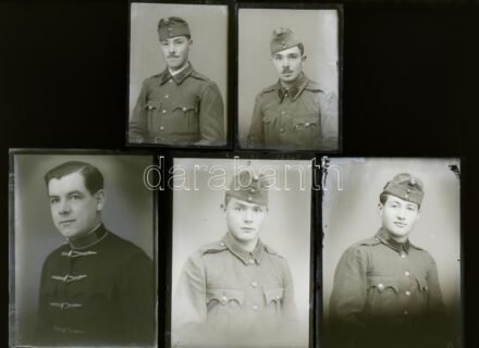 cca 1949 előtt készült felvételek katonákról, a kiskunfélegyházi Marika fotóműterem hagyatékából 19 db vintage NEGATÍV üveglemezen, 9x12 cm és 9x6 cm