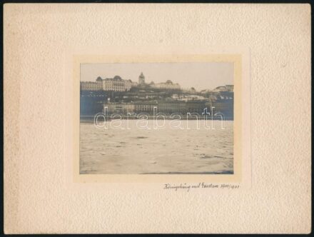 1901 Budapest, jégzajlás a Dunán az éppen épülőben lévő tornyú királyi várral, fotó kartonon, feliratozva, szép állapotban, 8×11 cm