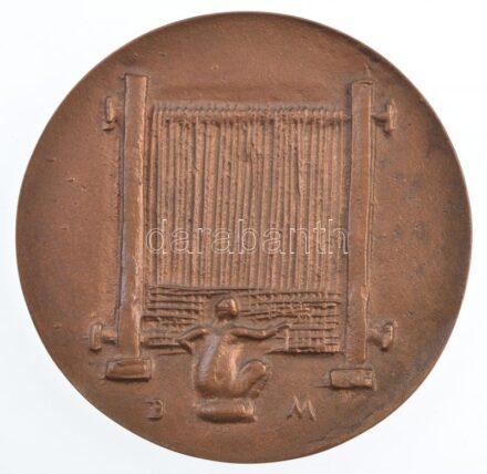 Borsos Miklós (1906-1990) 1984. 'Budapesti Könnyűipari Szövetkezetek Szövetsége (textil)' kétoldalas, öntött bronz emlékérem (82mm) T:1,1- / Hungary 1984. 'Budapesti Könnyűipari Szövetkezetek Szövetsége (textil)' double-sided cast