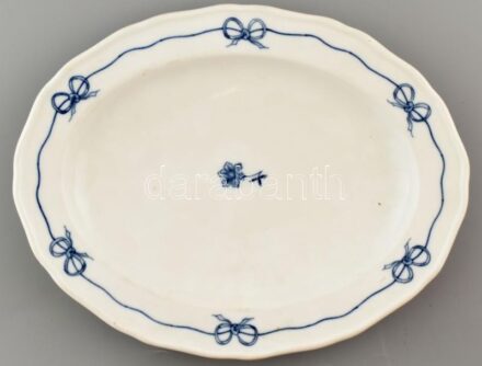 Neuwien sültestál, mázalatti kékkel festett porcelán, kopott, jelzett, Bécs, 1857. 35x27,5cm