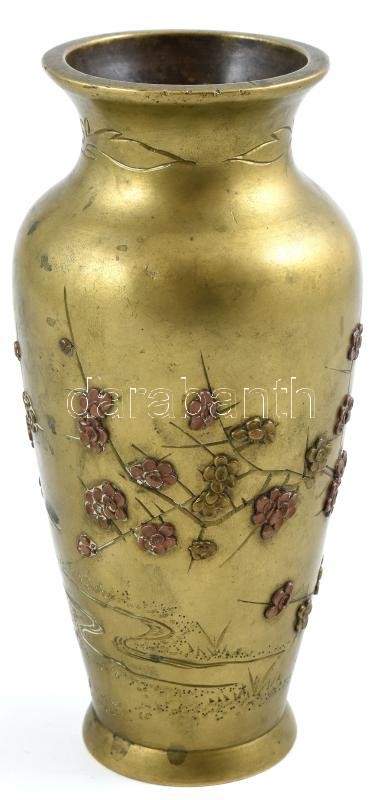 Japán 1920 körül bronz váza, relief sakura (cseresznyevirágzás) és madár ábrázolással, kopásnyomokkal, alja javított, m: 18 cm