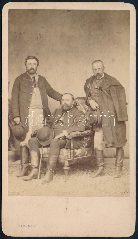 cca 1860 Szathmáry Király Pál (1811-1879) Borsod vármegye követe, Torna vármegye főispánja, Deák Ferenc egyik kedvelt embere és két másik azonosítatlan személy portréja, keményhátú fotó Simonyi műterméből, 10x6 cm