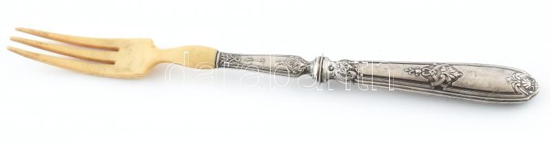 Ezüst (Ag) nyelű salátás villa, jelzett, h:29cm, bruttó: 60g