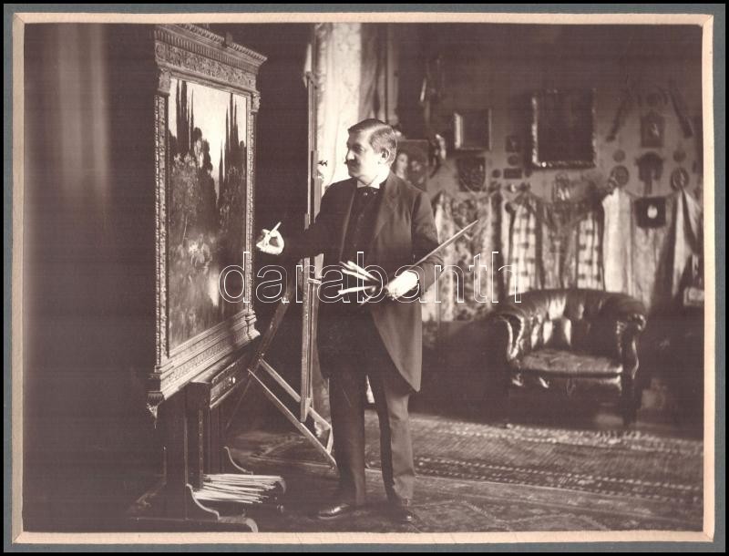 ca 1900-1910 Kézdi-Kovács László (1864-1942) a műtermében fest, vintage fotó, jelzés nélkül, paszpartuban, 18x24 cm, - Image 2