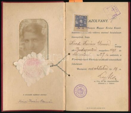1921-23 Csók István (1865-1961) festőművész és tanár, Lyka Károly (1869-1965) rektor és Balló Ede (1859-1936) festőművész és tanár autográf aláírásai Kézdi-Kovács Elemér (1898-1976) festőművész fényképes leckekönyvében,