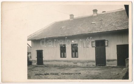 Érsekújvár, Nové Zámky; Magyar Cserkészotthon / Hungarian scout home. Atelier Benko' photo