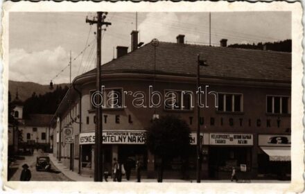 1937 Rahó, Rachov, Rahiv, Rakhiv; Turista szálló és étterem, takarékpénztár, dohány üzlet, autó / Turisticky dum, restaurace, Velkoprodej tabáku / Tourist hotel and restaurant, savings bank, tobacco shop, automobil (EK)