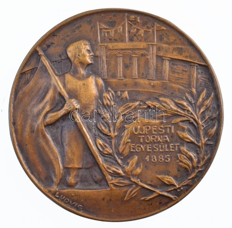 ~1930. 'Újpesti Torna Egyesület 1885' kétoldalas Br sport emlékérem 'Ludvig / Ludvig Bpest' jelzéssel (35mm) T:1- patina / Hungary ~1930. 'Újpest Gymnastics Association' two-sided Br sport commemorative medallion with 'Ludvig / Ludvig