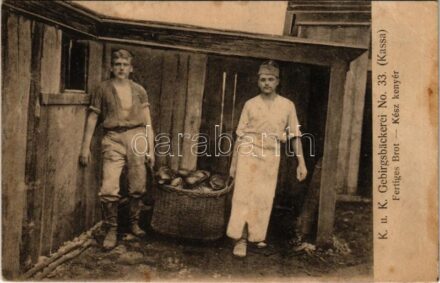 K.u.K. Gebirgsbäckerei No. 33. (Kassa) Fertiges Brot / Kész kenyér. Osztrák-magyar tábori sütöde Kassán / WWI Austro-Hungarian K.u.K. military, field bakery in Kosice (EB)