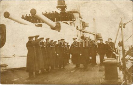 1918 SMS Szent István osztrák-magyar Tegetthoff-osztályú csatahajó, Vilmos porosz királyi herceg látogatása a hajón tisztekkel / K.u.K. Kriegsmarine Schlachtschiff, Wilhelm von Preussen mit Marineoffiziere am Bord / Austro-Hungarian Navy
