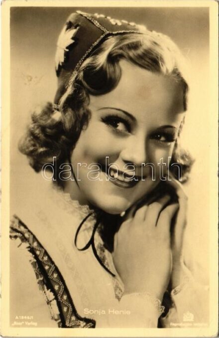 Sonja Henie. 20th Century Fox, Ross Verlag (1912-1969 norvég amerikai sportoló, egyéni korcsolyabajnok (háromszoros olimpiai és tizenegyszeres világbajnok), később Hollywood egyik leggazdagabb színésznője lett, leukémiában a