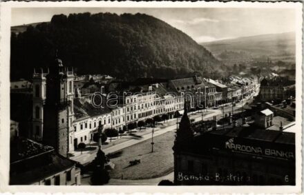 Besztercebánya, Banská Bystrica; látkép, üzletek, bank / general view, shops, bank (EK)