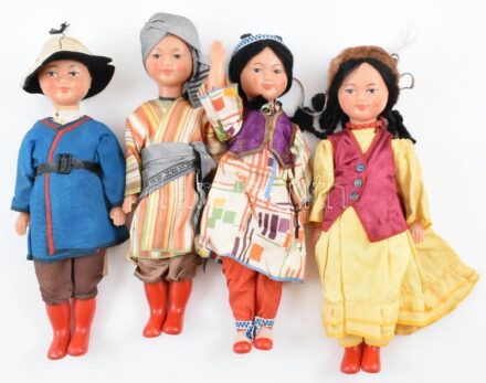 1973 4 db szovjet nemzetiségi baba: krigiz, tadzsik, üzbég népviselettel. 30 cm