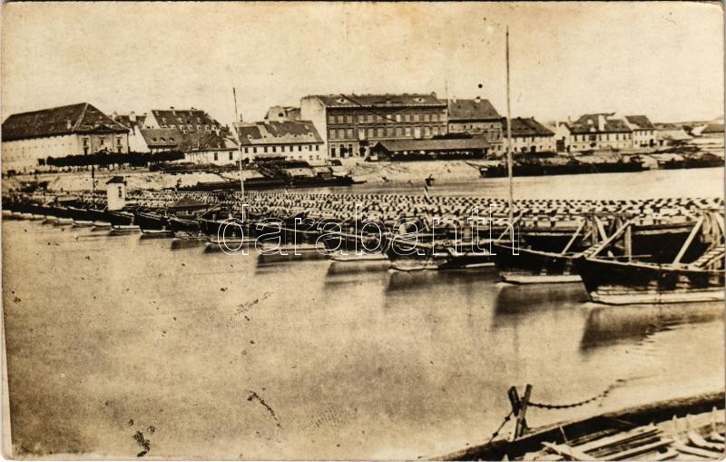 Pozsony, Pressburg, Bratislava; hajóhíd / pontoon bridge. Karl Körper photo