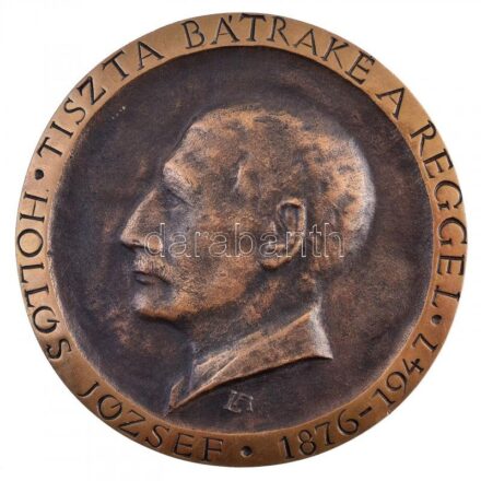 Lapis András (1942-) 1977. 'Tiszta bátraké a reggel - Hollós József 1876-1947 / 1877-1977' kétoldalas, öntött Br plakett (103mm) T:1- kis ph, karc / Hungary 1977. 'Mornings are for the sober brave ones - József Hollós 1876-1947 /