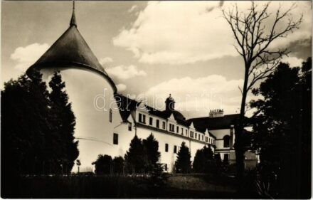 Kistapolcsány, Topolcianky; Zotavovna ROH / üdülő (kastély) / holiday resort (castle)