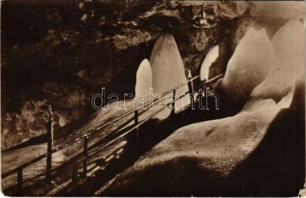 Dobsina, Dobschau; Dobsinská ladová jaskyna / Dobschauer Eishöhle / Dobsinai jégbarlang, belső, 'Elefánt ormány' / ice cave, interior (EM)