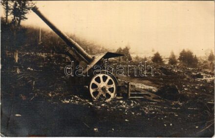 Első világháborús osztrák-magyar légvédelmi ágyú / WWI K.u.k. military air defense cannon. photo (apró lyuk / tiny pinhole)