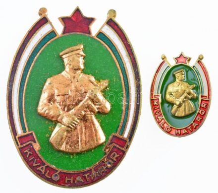 ~1970. 'Kiváló Határőr' aranyozott, zománcozott jelvény, csavaros hátlappal (45x33mm) + miniatűr (21x16mm) T:1-,2
