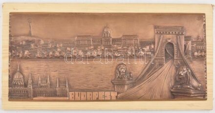 Kuzmik Lívia (1898-1976) DN 'Budapest' a főváros Duna-parti látnivalóit ábrázoló egyoldalas, öntött bronz plakett, fa talpon (199x450mm) T:1-