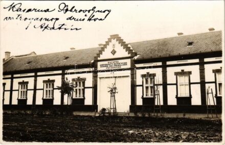 Apatin, Kaserne der Freiwillige Feuerwehr / Az önkéntes tűzoltóság laktanyája / barracks of the volunteer fire brigade. Martin Bogdan photo