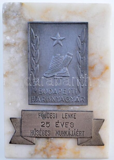 ~1960. 'Budapesti Harisnyagyár' fém törzsgárda plakett (34x47mm) + 'Földesi Lenke 25 éves munkájáért' feliratú fém tábla (54x20mm) márványtalapzathoz rögzítve (60x90mm) T:2