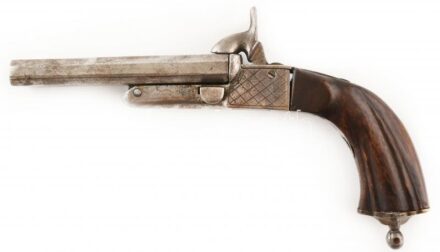 cca 1840-1860 Díszes elöltöltős csappantyús pisztoly, (jelzett?), kopott, fa markolattal, h: 22 cm
