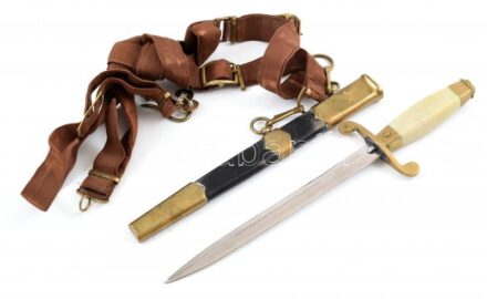 1952M Rákosi korszak repülős tőr, kompletten, csatlékkal, szép állapotban. Csatlék kissé kopott / Hungary airforce pilot dagger in good condition.