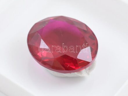 Szintetikus korund, vörös, 9,53 ct