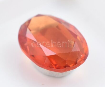 Szintetikus korund, sárgásbarna, 7,71 ct