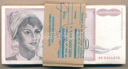 Jugoszlávia 1993. 500.000.000D (100x) eredeti, nem saját banki kötegelővel T:III Yugoslavia 1993. 500.000.000 Dinara (100x) in original, not the own wrapper C:F Krause P# 125