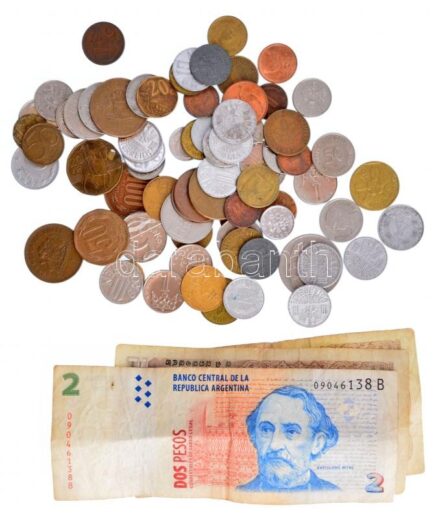 74db-os vegyes külföldi fémpénz + 3db bankjegy tétel klf országokból, közte német, thaiföldi, argentin pénzek T:vegyes 74pcs of mixed coins + 3pcs of banknotes from diff countries, with German, Thai, Argentine banknotes C:mixed