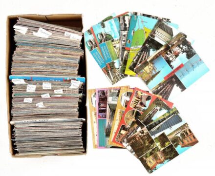 Több száz darab MODERN magyar város képeslap dobozban, betűrendben! / Hundreds of modern Hungarian town-view postcards in alphabetical order (1960-2000)