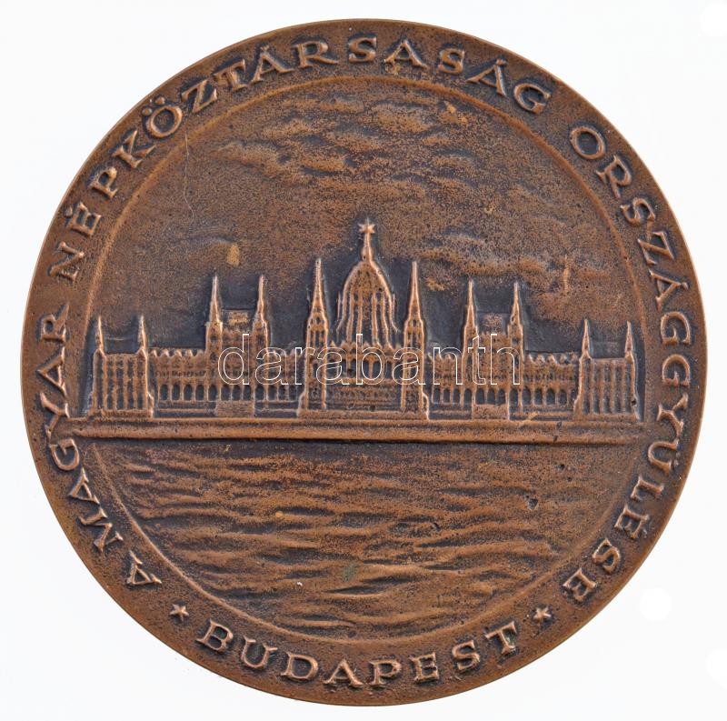 Andrássy Kurta János (1911-2008) DN 'A Magyar Népköztársaság Országgyűlése Budapest' kétoldalas Br emlékérem (68mm) T:1- - Image 2