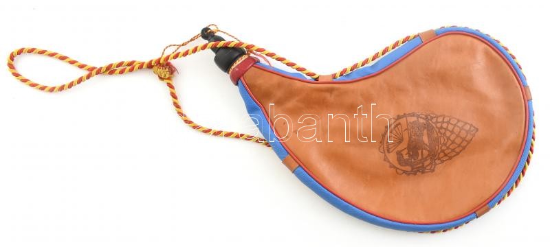 Bőr kulacs, spanyol bikaviadal jelenettel, cca. 1,5L, 35x21cm, kopott. - Image 2