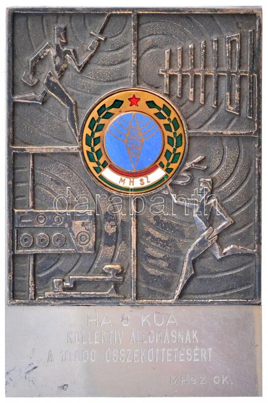 ~1970. 'MHSZ (Magyar Honvédelmi Szövetség) - HA 8 KUA kollektív állomásnak a 10.000 összeköttetésért' egyoldalas Br rádiós emlékplakett, zománcozott betéttel, fém alapra applikálva (97x65mm) T:2 kis patina, karc