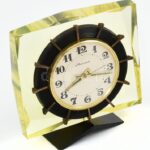 Szovjet asztali óra, plexi, mechanikus szerkezettel, kopott, működik, m: 14cm