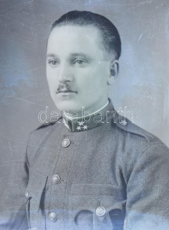 cca 1920-1940 Katonaportrék a Horthy-korszakból, 10 db negatív üveglemezen, 9x6 cm körül - Image 2