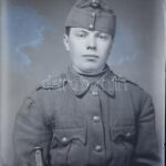 cca 1920-1940 Katonaportrék a Horthy-korszakból (bajonett, sípzsinór, stb.), 9 db negatív üveglemezen, 9x6 cm - Image 2