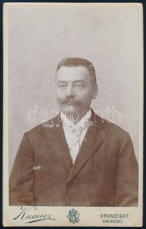 cca 1900 Férfiporté, keményhátú fotó Knauer Gyula brassói műterméből, 10,5×,6,5 cm