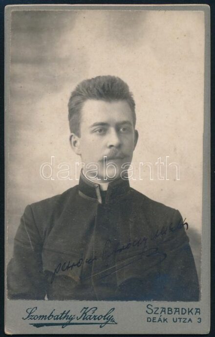 cca 1915 Petróczy Miklós (1892-1953), az első magyarországi véradás megszervezője, keményhátú fotó Szombathy Károly szabadkai műterméből, aláírt, 10,5×6 cm