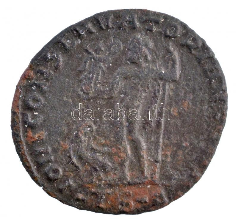 Római Birodalom / Thessalonica / I. Constantinus 312-313. AE Follis (3,06g) T:2- Roman Empire / Thessalonica / Constantine I 312-313. AE Follis 'IMP C CONSTANTINVS P F AVG / IOVI CONSERVATORI AVGG NN / oTSoAo' (3,06g) C:VF RIC VI 61b - Image 2